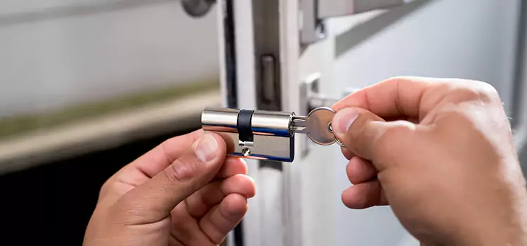 Emergency Locksmith for House Crystal